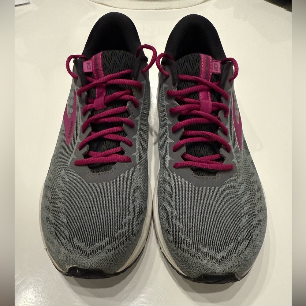 Brooks Ravenna 10 Women’s Size 10.5 Medium (B) Width